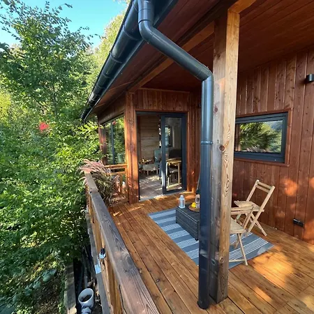 Nad Jeziorem W Gorach