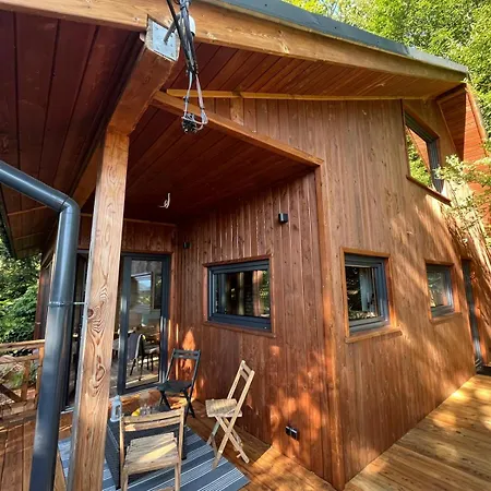 Nad Jeziorem W Gorach Ferienhaus *