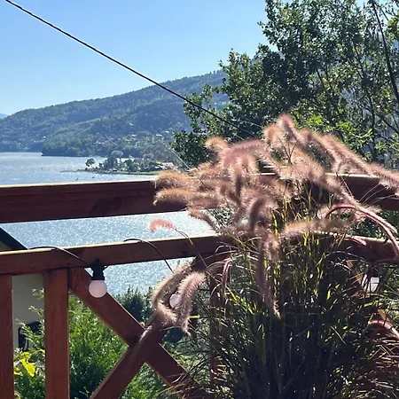 Nad Jeziorem W Gorach Ferienhaus *