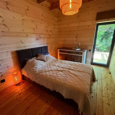 Nad Jeziorem W Gorach Ferienhaus *