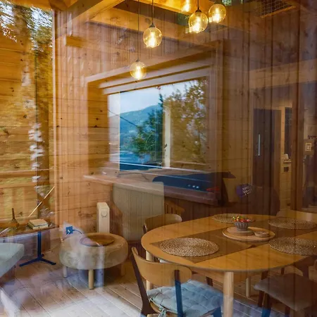 Nad Jeziorem W Gorach Ferienhaus