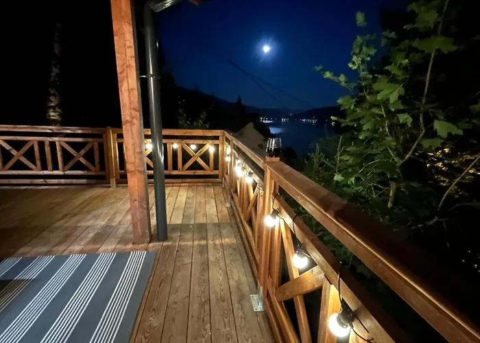 Nad Jeziorem W Gorach * Miedzybrodzie Bialskie